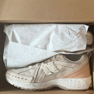 New Balance Unisex 1906F Sneakers Shoes US Men Size 9.5 US Women Size 11 M1906FD